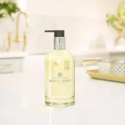 Molton Brown Mains Et Pieds><noscript><img width=