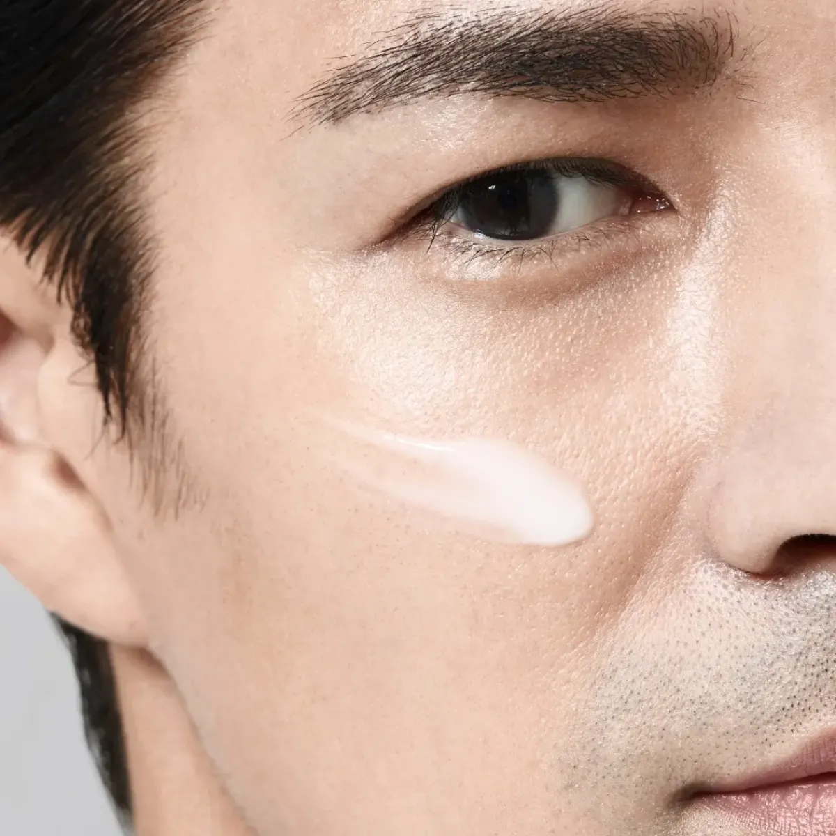 Shiseido Visage>Men Energizing Moisturizer Extra Light Fluid